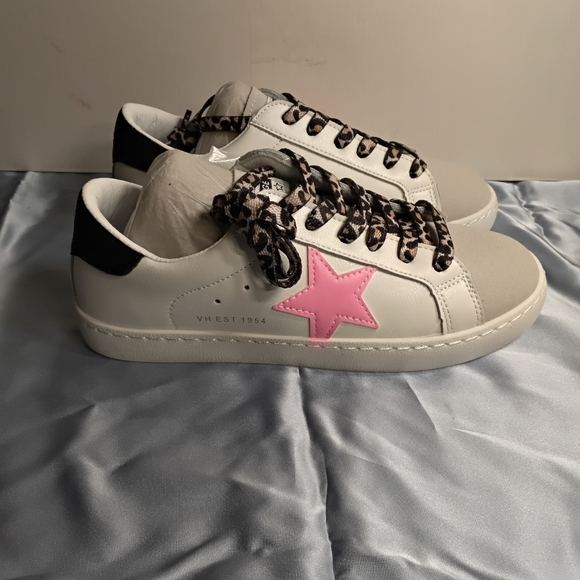 Vintage Havana Women's Sneakers with Pink Star and Leopard Laces - Picture 2 of 6